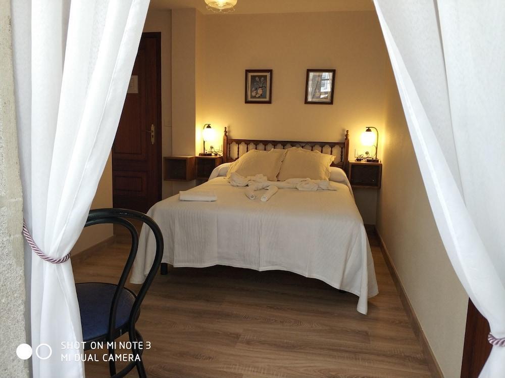 Pension Pura Cuntis Buitenkant foto