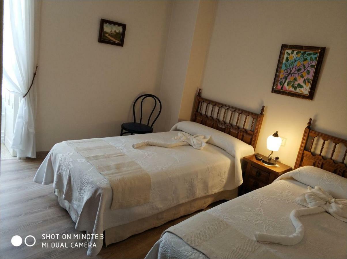 Pension Pura Cuntis Buitenkant foto
