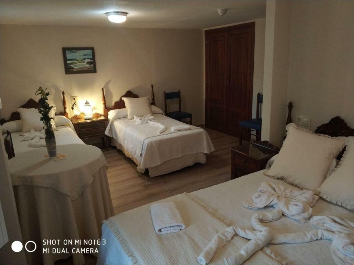 Pension Pura Cuntis Buitenkant foto