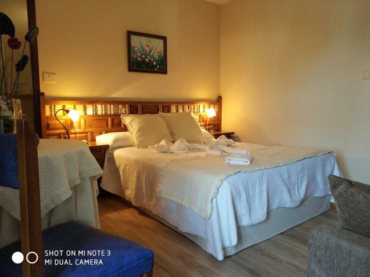 Pension Pura Cuntis Buitenkant foto